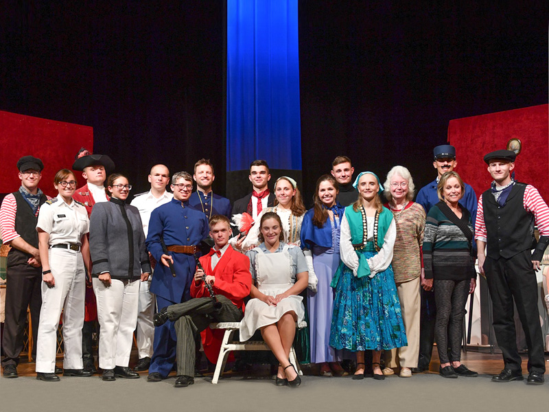 VMI Theatre actors on stage group photo