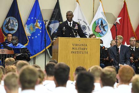 Maj. Gen. Wins '85 at the podium addressing cadets, faculty, and staff at the Fall 2021 VMI Convocation. —VMI Photo by Kelly Nye