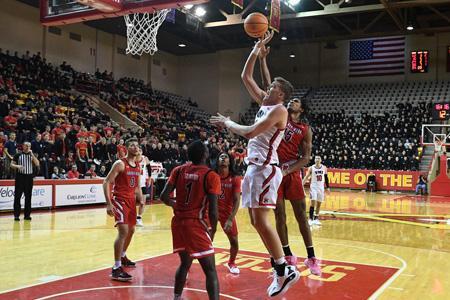 Jake Stephens ’22 takes a shot against Gardner-Webb during the Dec. 11, 2021 game in Cameron Hall.—VMI Photo by Kelly Nye.